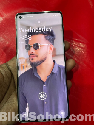One plus 8.... 8/128